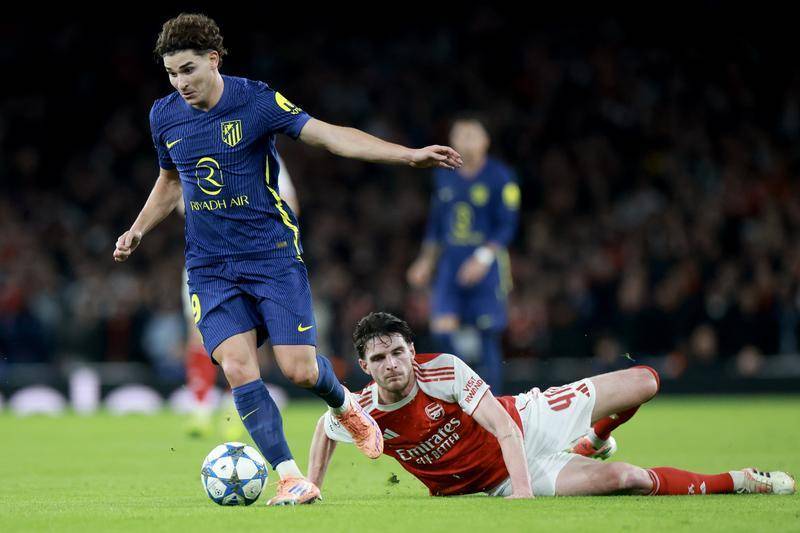 关于马德里竞技训练开放日，赛后内部沟通引欢呼，英超在即，年轻球员得到机会的信息