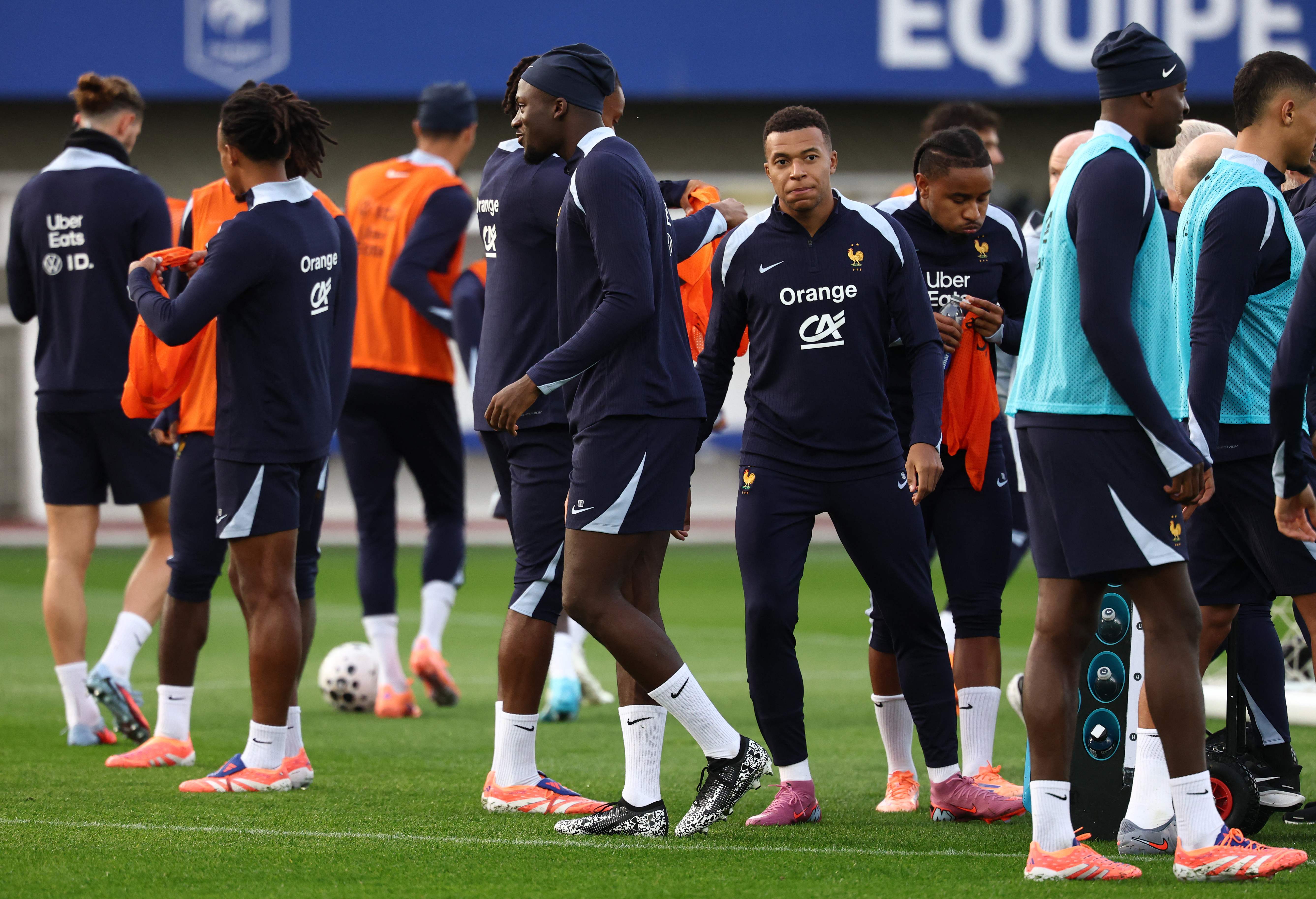 集结日体能课后，法兰克福远射贴柱备战西甲，引发热议，细节决定成败(细节决定成败)-竟博网址