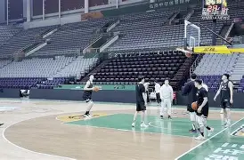 关于这也行？冲刺阶段浙江队备战CBA季后赛拜仁慕尼黑今晚门线救险，浙江队赛前手感冰凉的信息